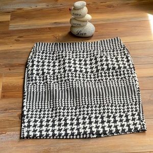 💖Worthington black white houndstooth pencil skirt with back zipper